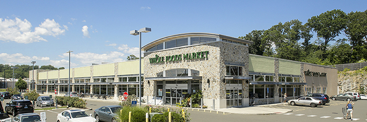 JLL Capital Markets closes $58 million sale of 82,000 s/f King’s Crossing retail center - purchased by TA Realty
